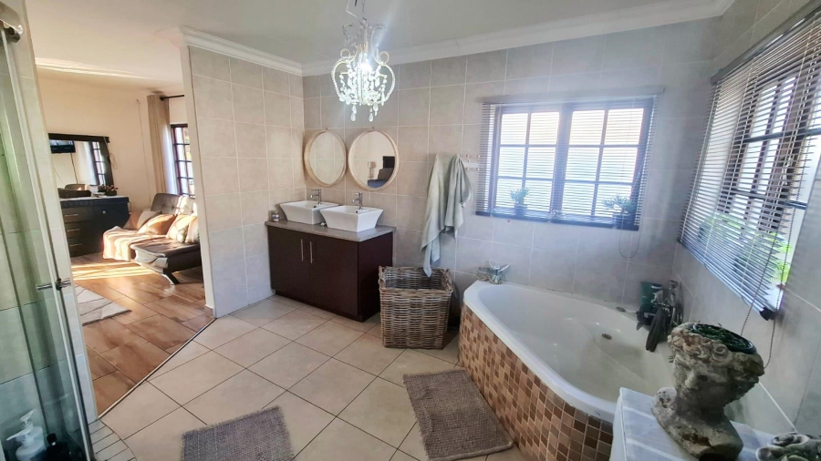 4 Bedroom Property for Sale in Aerorand Mpumalanga
