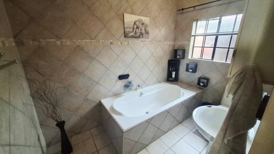 3 Bedroom Property for Sale in Aerorand Mpumalanga