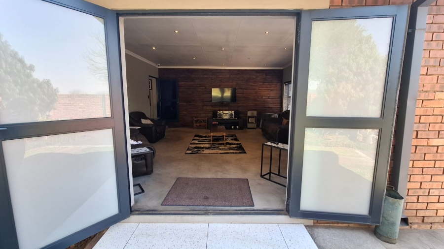 3 Bedroom Property for Sale in Aerorand Mpumalanga