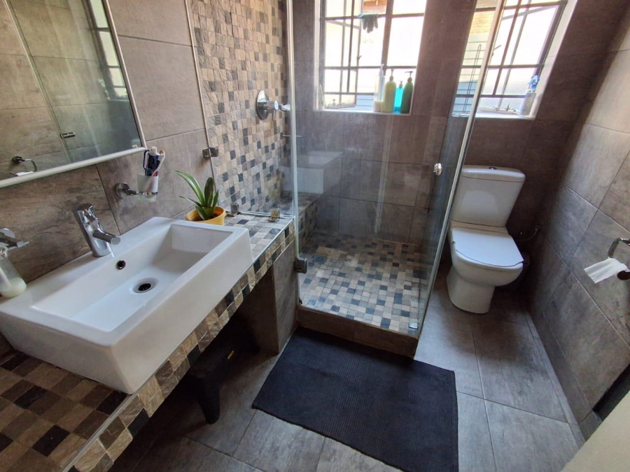 3 Bedroom Property for Sale in West Acres Mpumalanga