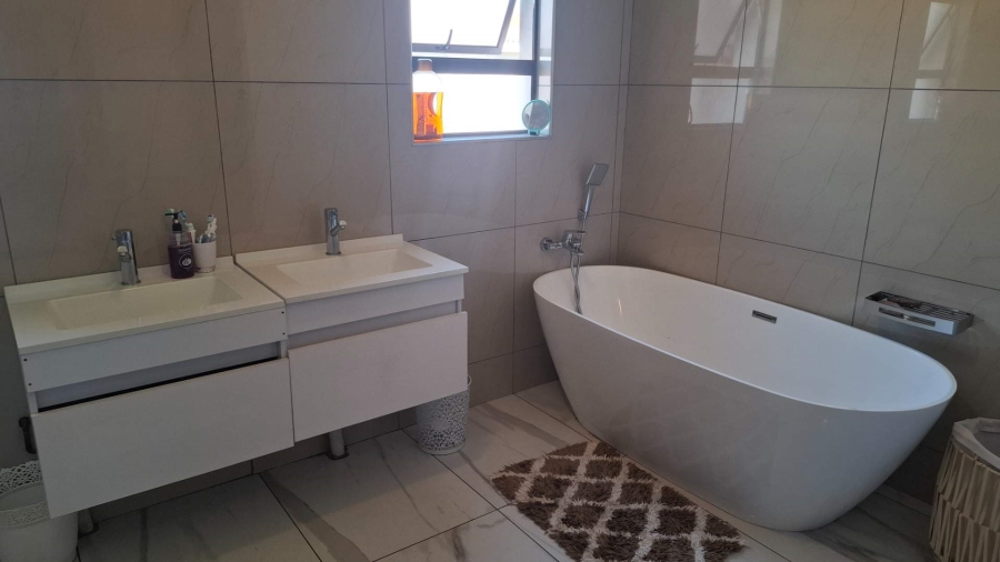 4 Bedroom Property for Sale in Aerorand Mpumalanga