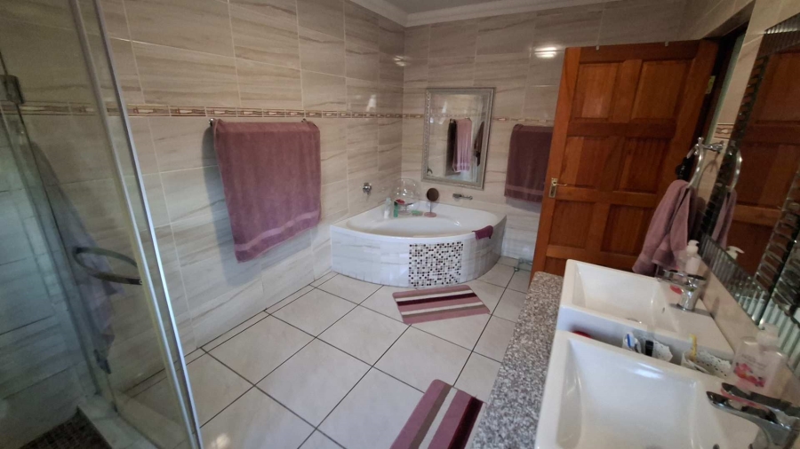 4 Bedroom Property for Sale in Roberts Estate Mpumalanga