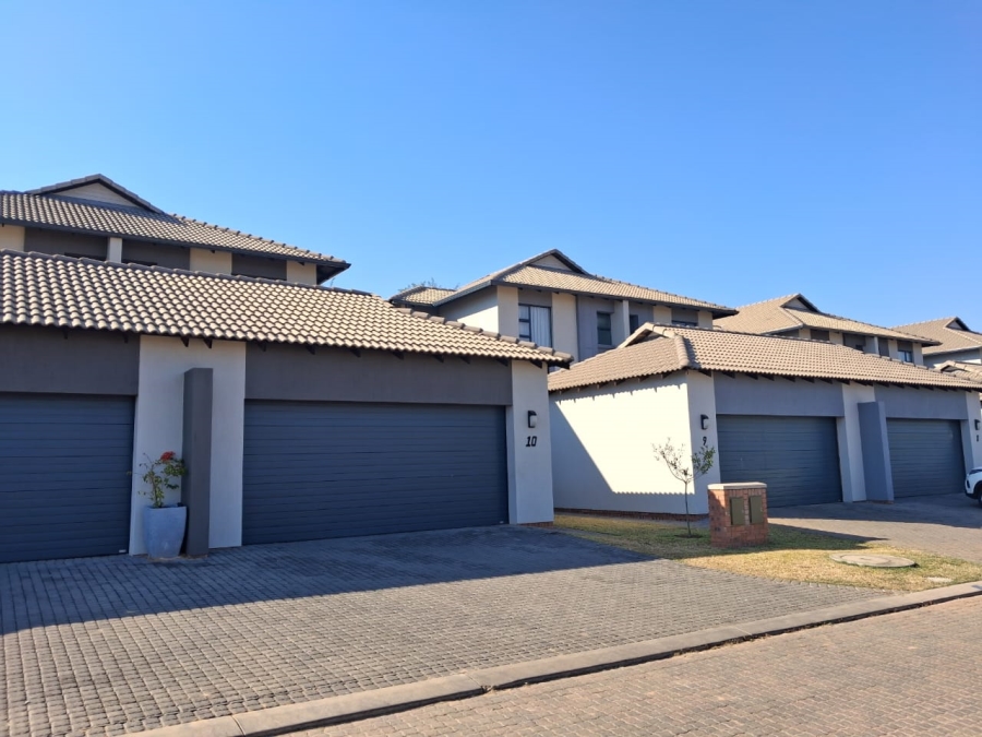 3 Bedroom Property for Sale in Stonehenge Mpumalanga