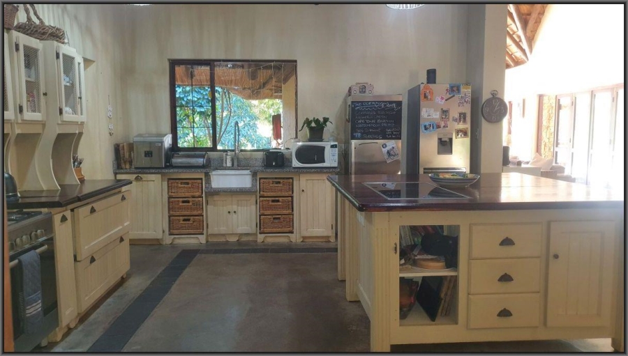 To Let 4 Bedroom Property for Rent in White River Mpumalanga