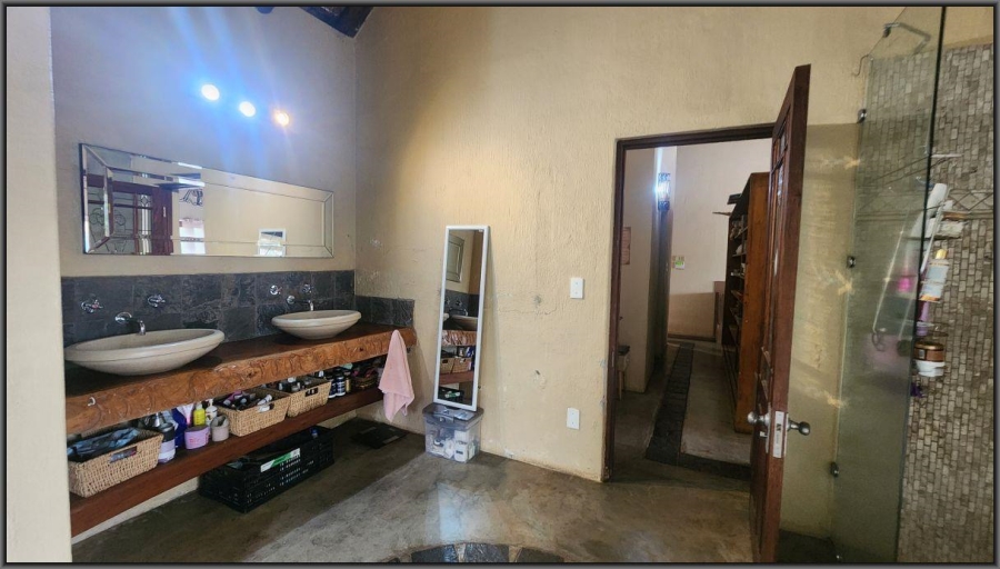 To Let 4 Bedroom Property for Rent in White River Mpumalanga