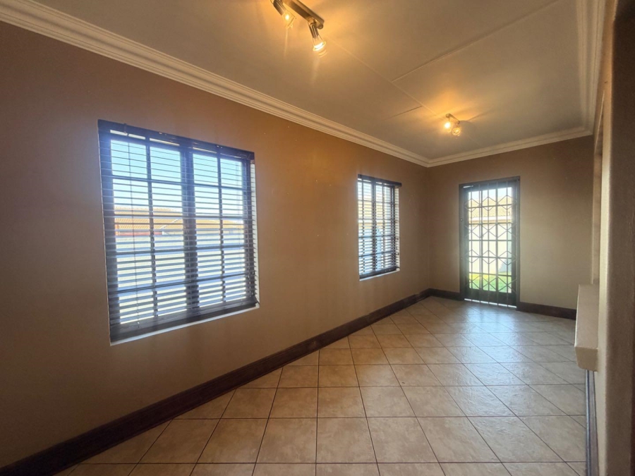 To Let 3 Bedroom Property for Rent in Aerorand Mpumalanga