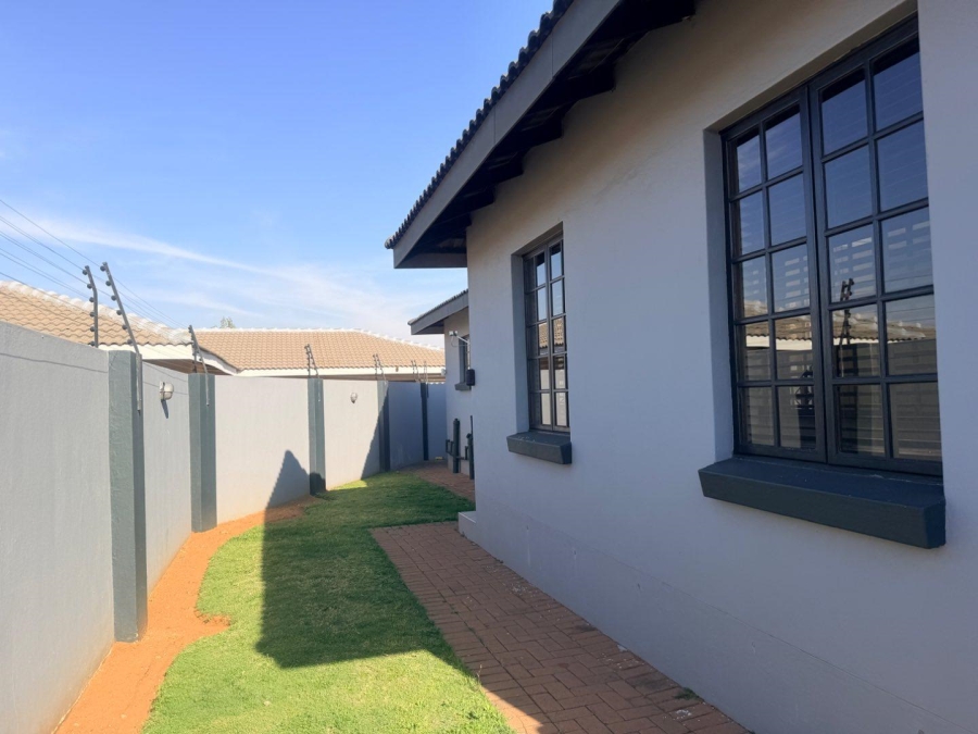 To Let 3 Bedroom Property for Rent in Aerorand Mpumalanga