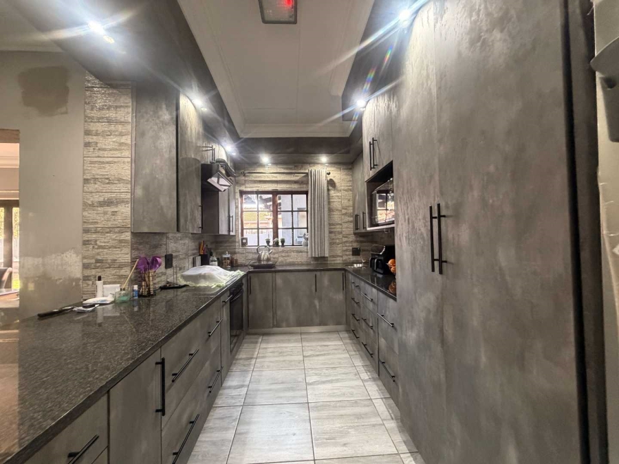 4 Bedroom Property for Sale in Aerorand Mpumalanga
