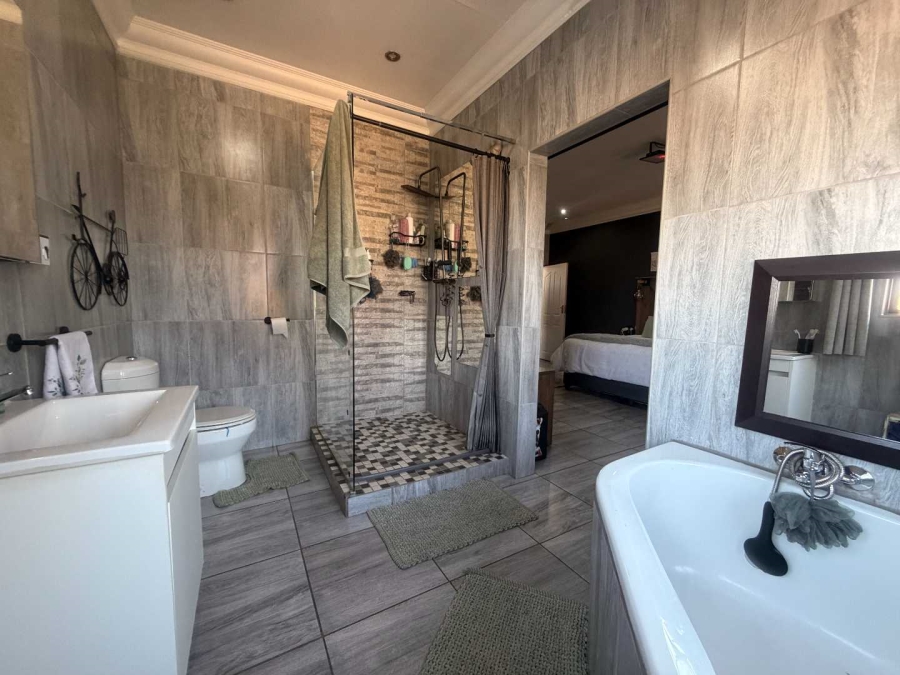 4 Bedroom Property for Sale in Aerorand Mpumalanga