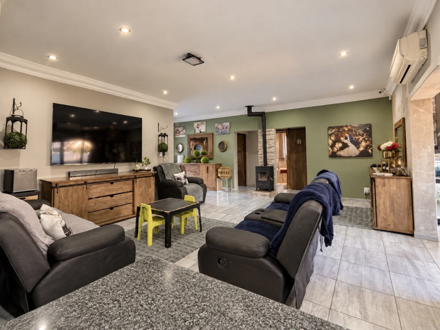 4 Bedroom Property for Sale in Aerorand Mpumalanga