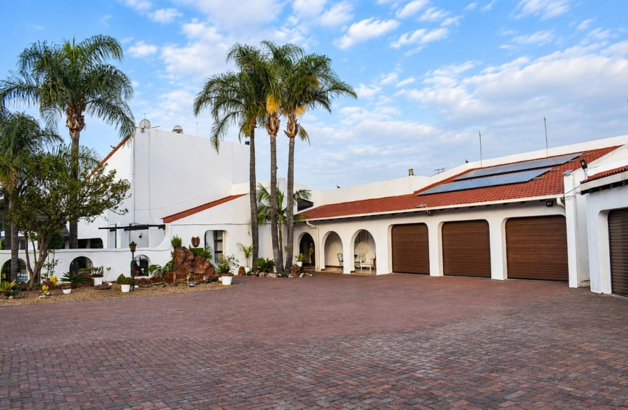 To Let 7 Bedroom Property for Rent in Reyno Ridge Mpumalanga