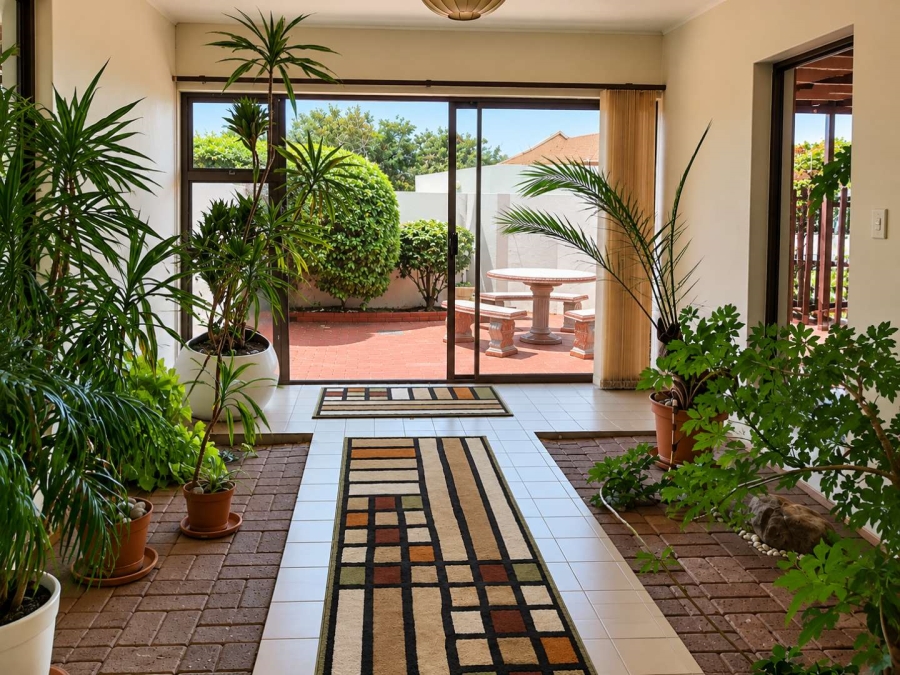 To Let 7 Bedroom Property for Rent in Reyno Ridge Mpumalanga
