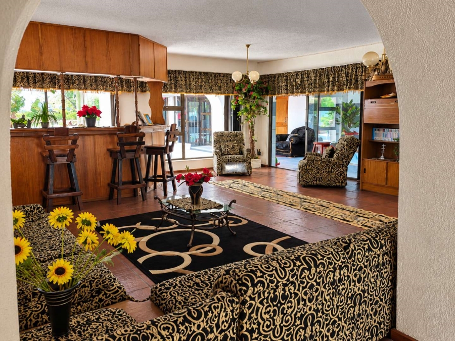To Let 7 Bedroom Property for Rent in Reyno Ridge Mpumalanga