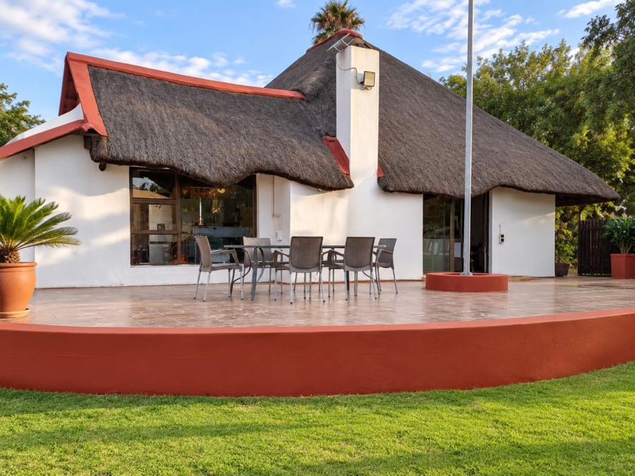 To Let 7 Bedroom Property for Rent in Reyno Ridge Mpumalanga