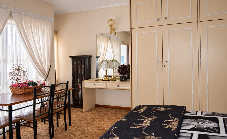To Let 7 Bedroom Property for Rent in Reyno Ridge Mpumalanga