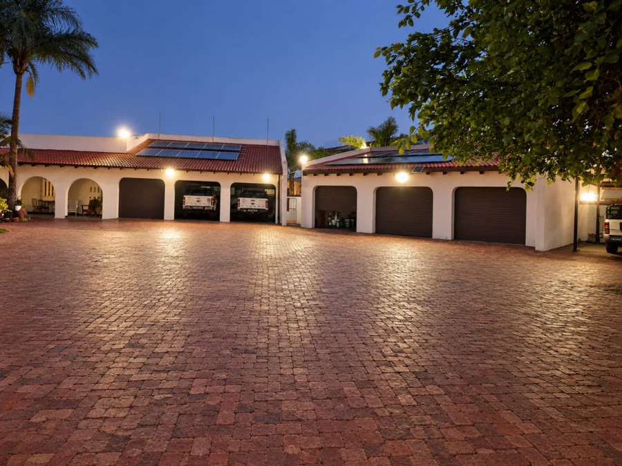 To Let 7 Bedroom Property for Rent in Reyno Ridge Mpumalanga