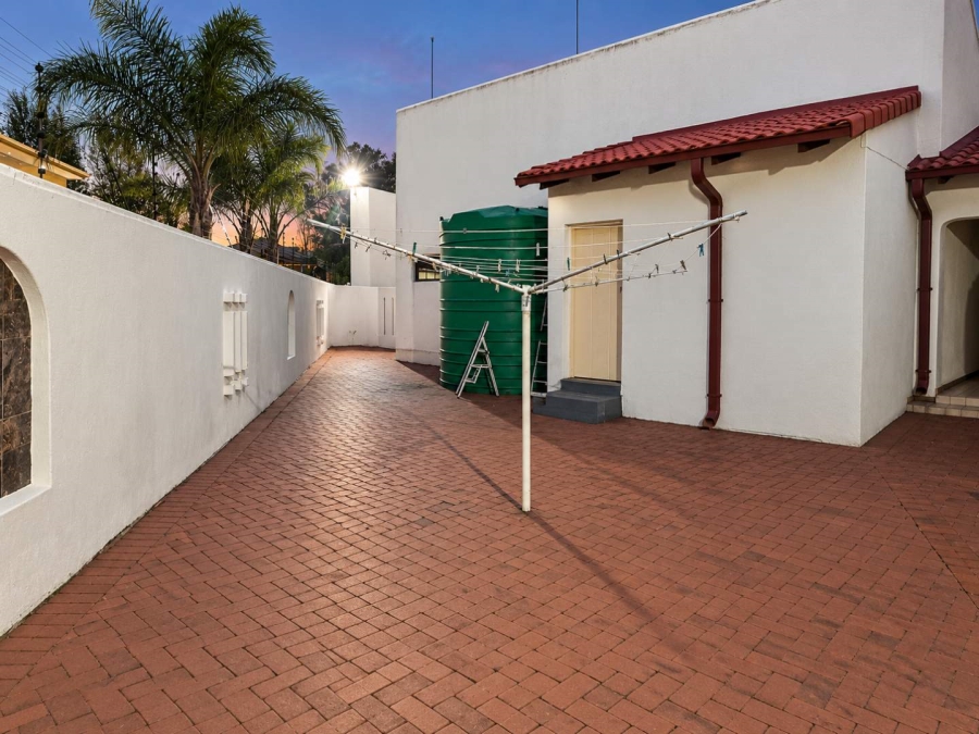 To Let 7 Bedroom Property for Rent in Reyno Ridge Mpumalanga