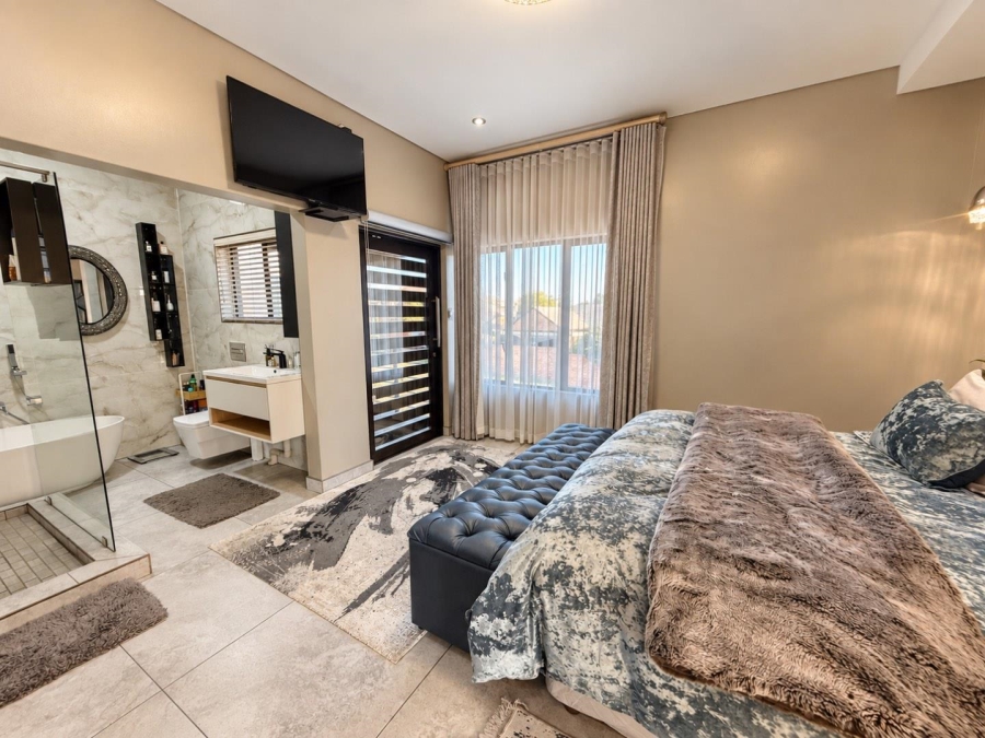 5 Bedroom Property for Sale in Roberts Estate Mpumalanga