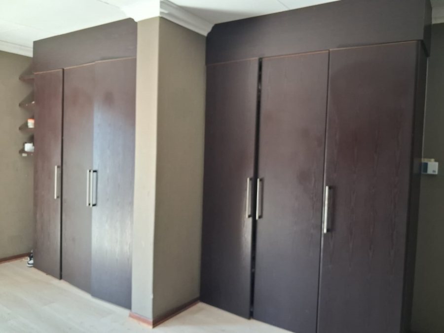 4 Bedroom Property for Sale in Stonehenge Mpumalanga