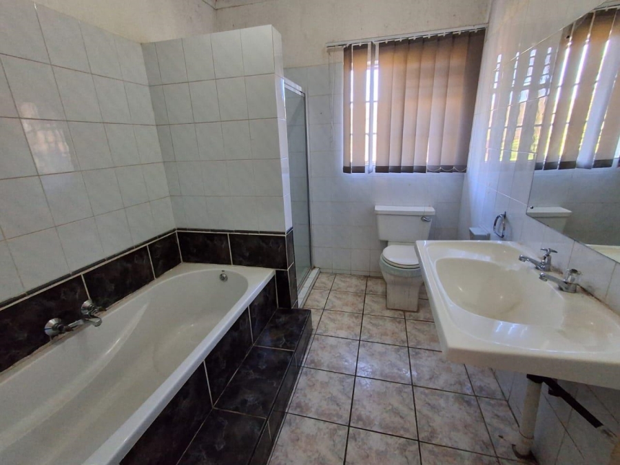 10 Bedroom Property for Sale in Sonheuwel Mpumalanga