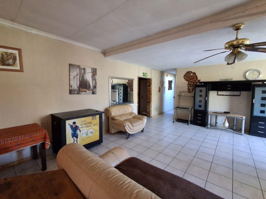 10 Bedroom Property for Sale in Sonheuwel Mpumalanga