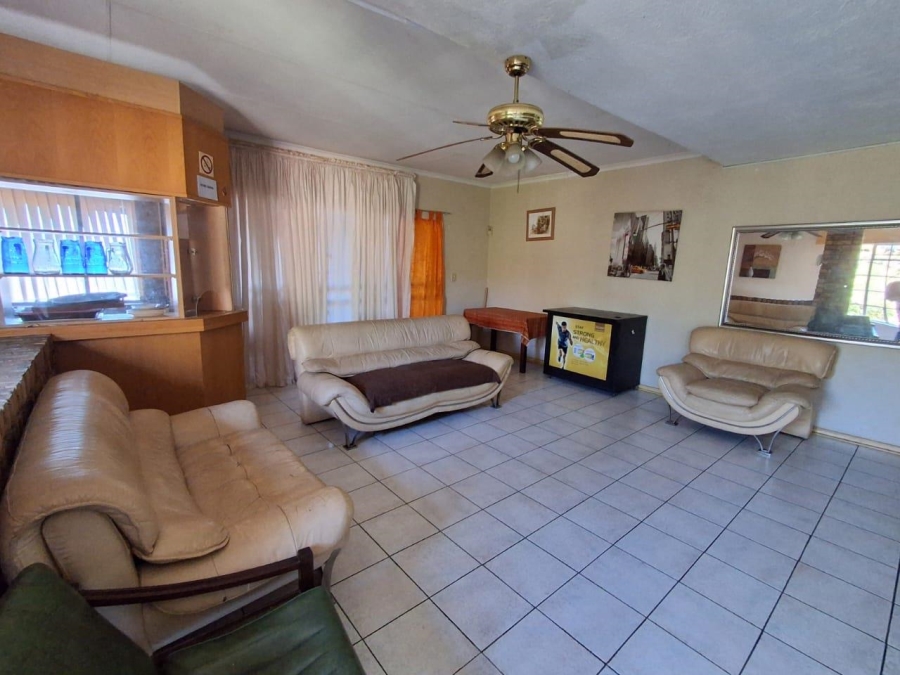 10 Bedroom Property for Sale in Sonheuwel Mpumalanga