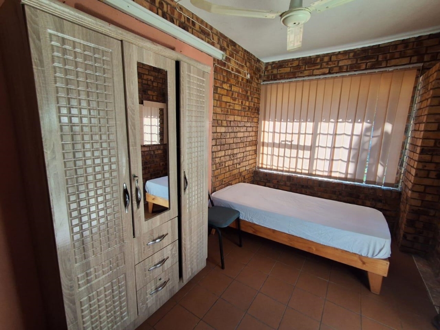 10 Bedroom Property for Sale in Sonheuwel Mpumalanga