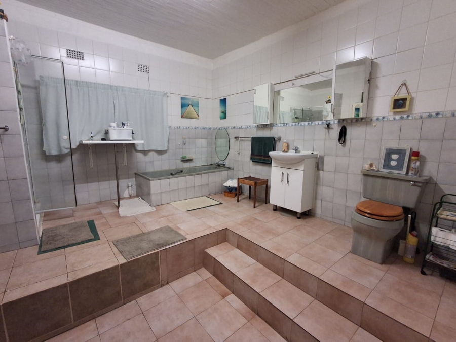 6 Bedroom Property for Sale in Nelspruit Rural Mpumalanga