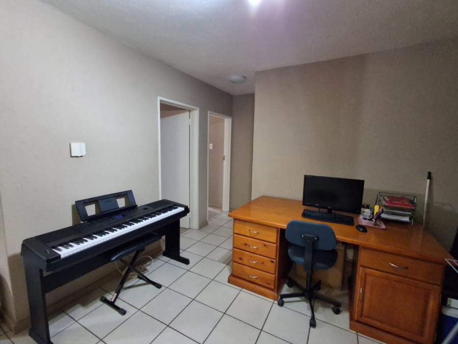 2 Bedroom Property for Sale in Nelspruit Ext 20 Mpumalanga