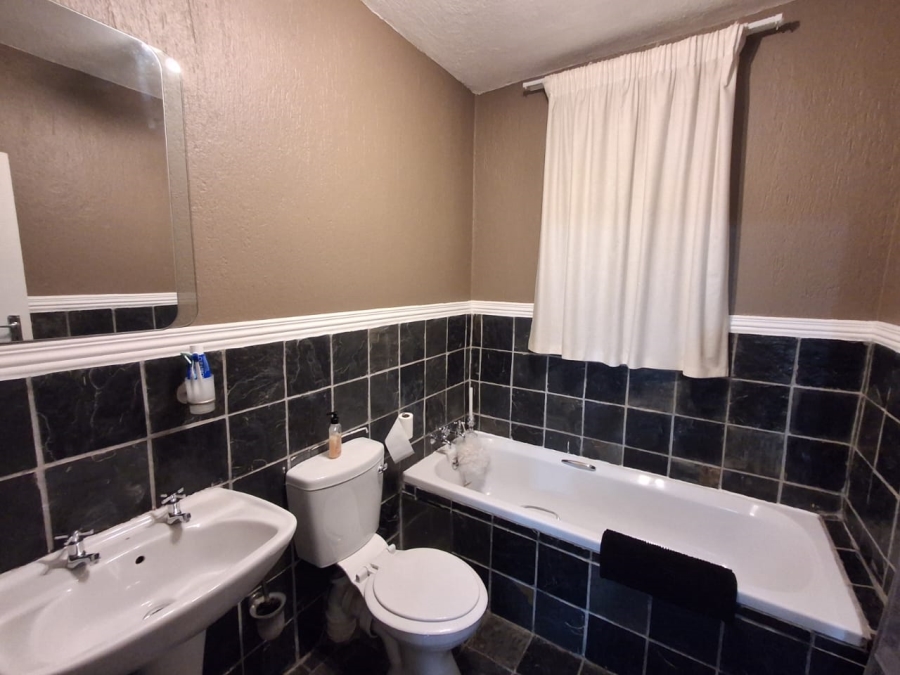 2 Bedroom Property for Sale in Nelspruit Ext 20 Mpumalanga