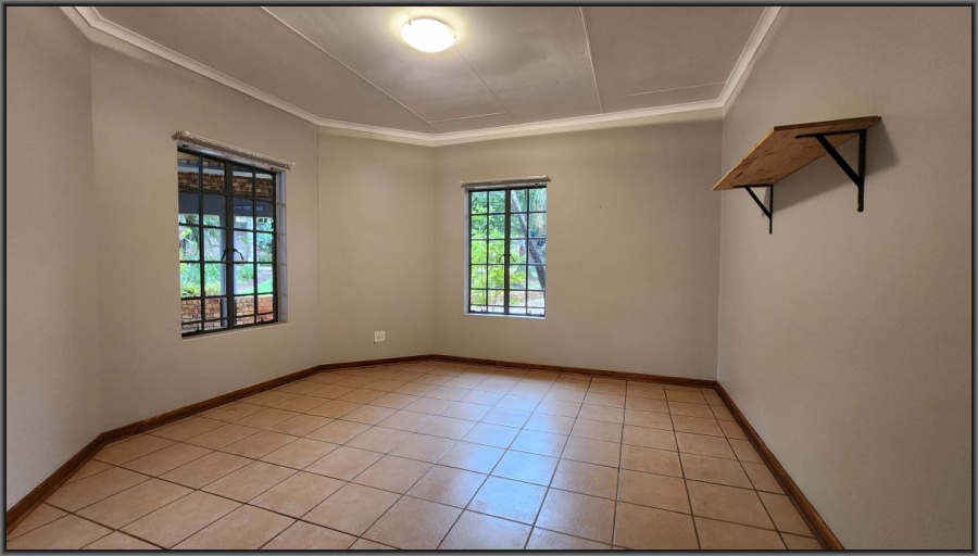 To Let 5 Bedroom Property for Rent in White River Mpumalanga