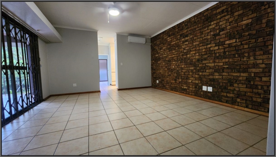 To Let 5 Bedroom Property for Rent in White River Mpumalanga