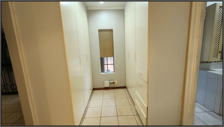 To Let 5 Bedroom Property for Rent in White River Mpumalanga