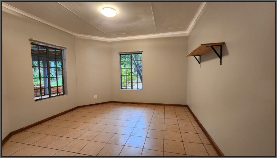 To Let 5 Bedroom Property for Rent in White River Mpumalanga