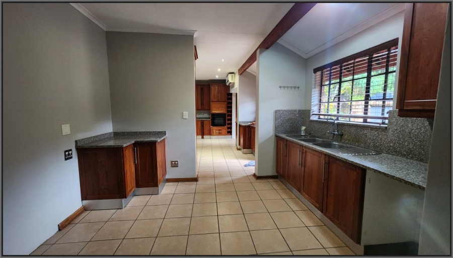 To Let 5 Bedroom Property for Rent in White River Mpumalanga