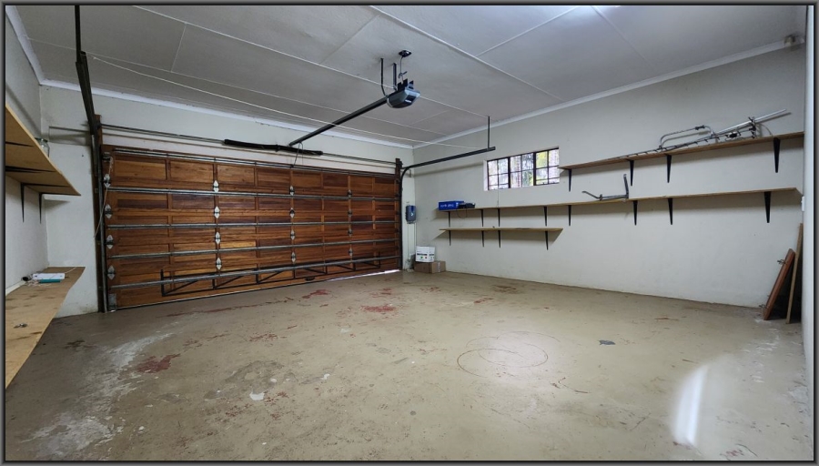 To Let 5 Bedroom Property for Rent in White River Mpumalanga