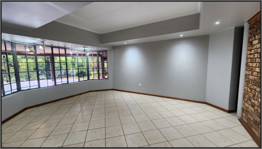 To Let 5 Bedroom Property for Rent in White River Mpumalanga