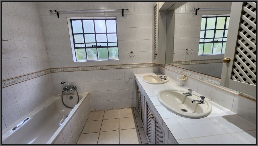 To Let 5 Bedroom Property for Rent in White River Mpumalanga