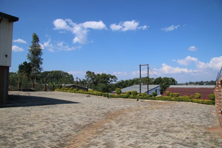 To Let Commercial Property for Rent in White River Mpumalanga