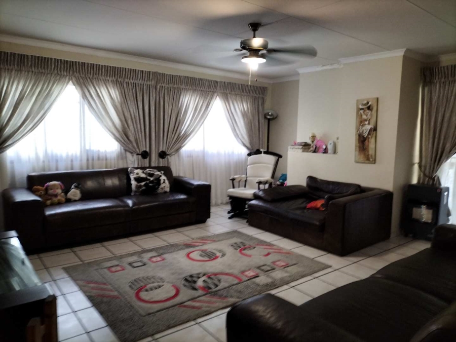 To Let 3 Bedroom Property for Rent in Nelspruit Mpumalanga