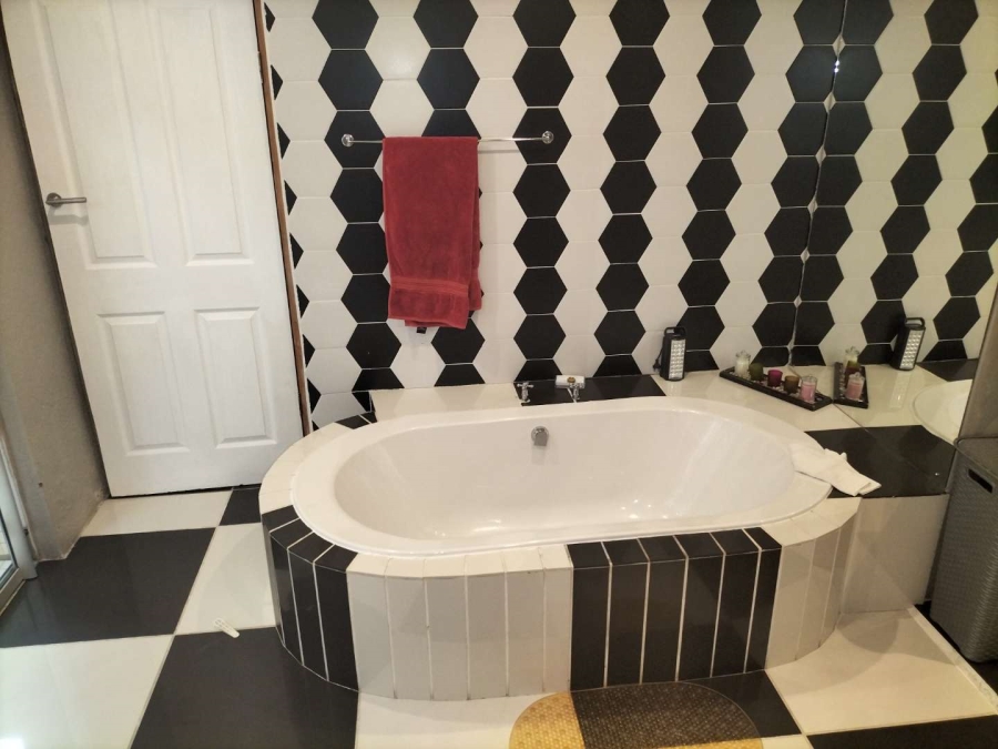 3 Bedroom Property for Sale in West Acres Mpumalanga