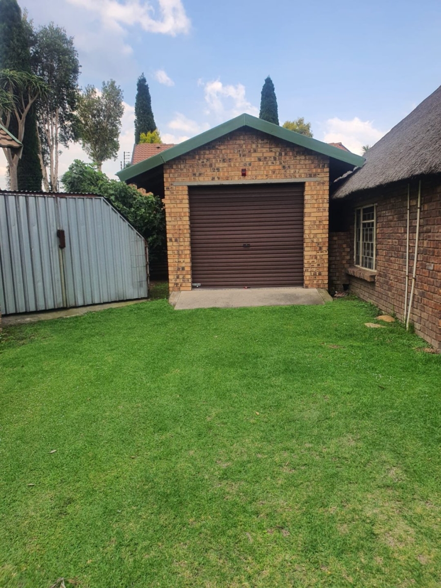 To Let 2 Bedroom Property for Rent in Reyno Ridge Mpumalanga