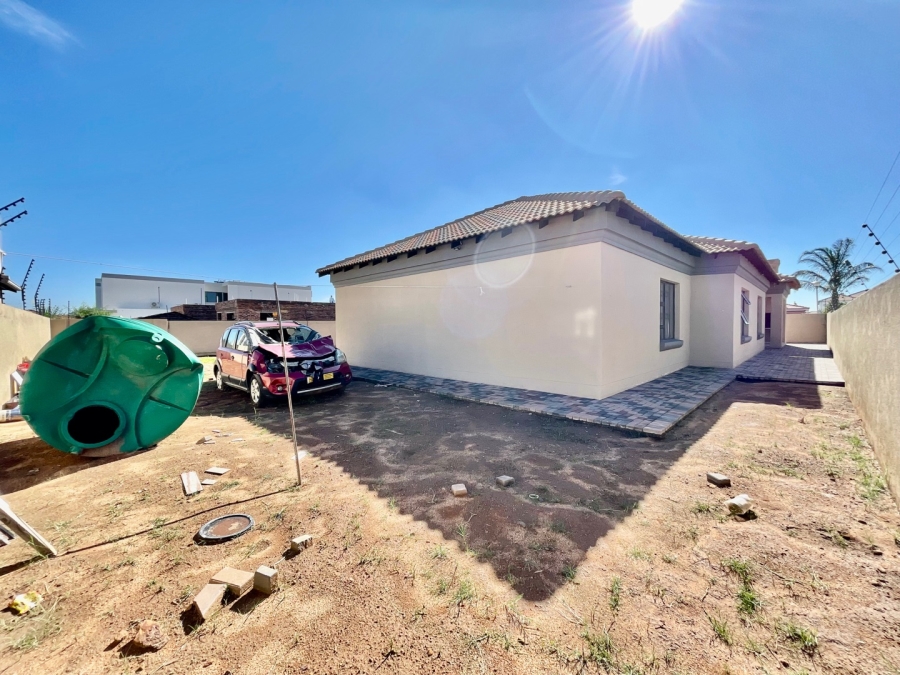 To Let 4 Bedroom Property for Rent in Aerorand Mpumalanga