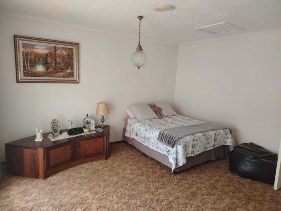 7 Bedroom Property for Sale in Reyno Ridge Mpumalanga