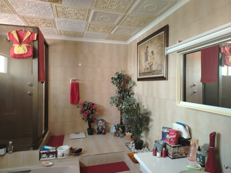 7 Bedroom Property for Sale in Reyno Ridge Mpumalanga