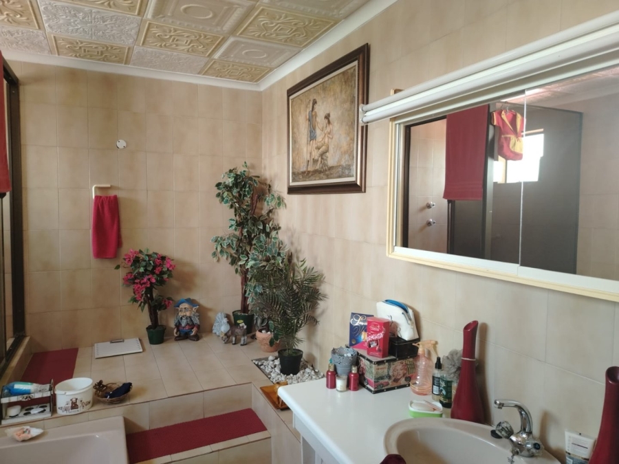 7 Bedroom Property for Sale in Reyno Ridge Mpumalanga