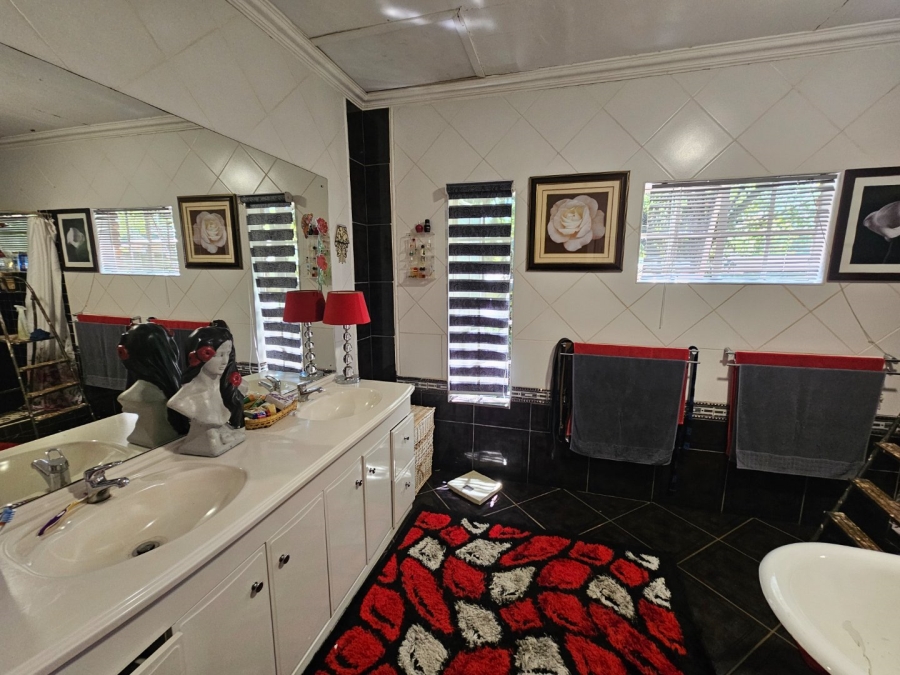 Commercial Property for Sale in White River Estates Mpumalanga