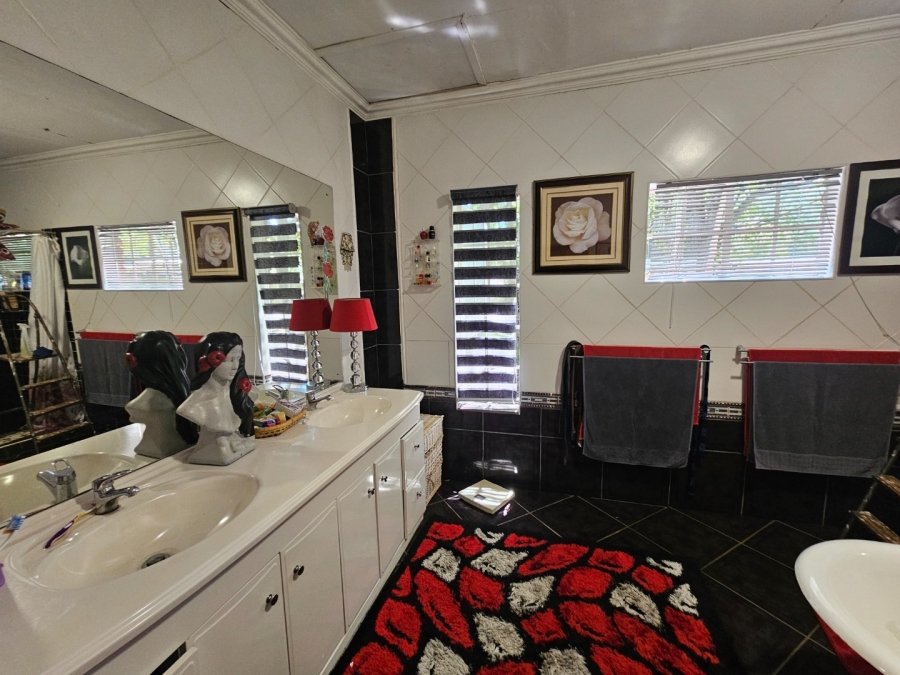 Commercial Property for Sale in White River Estates Mpumalanga