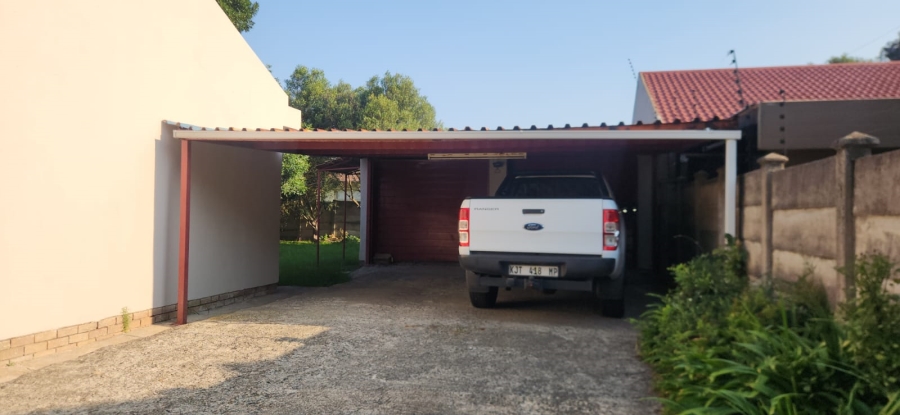 4 Bedroom Property for Sale in Cosmosrand Mpumalanga