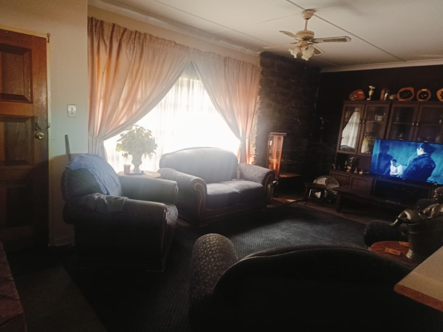 3 Bedroom Property for Sale in Witbank Ext 8 Mpumalanga